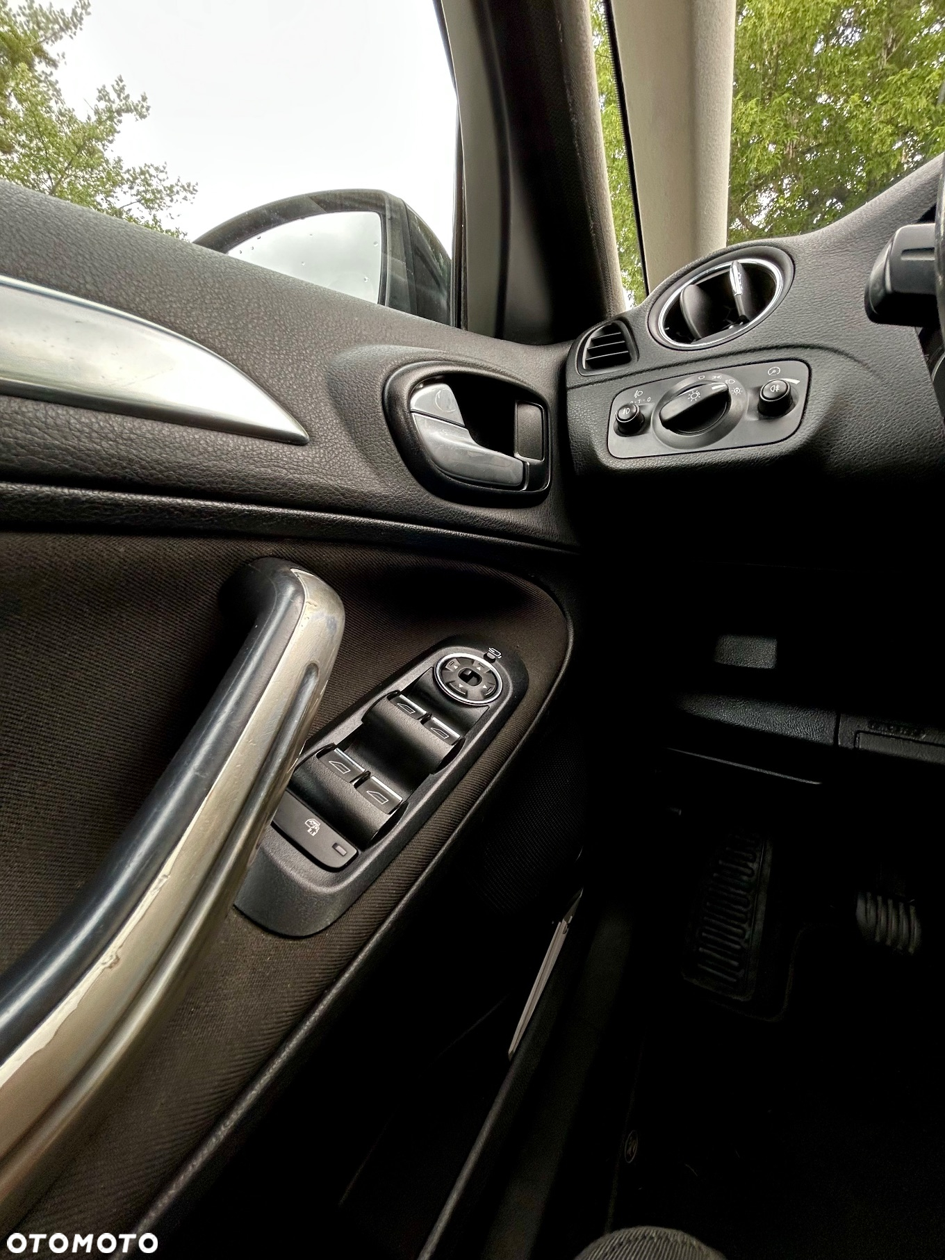 Ford S-Max - 12