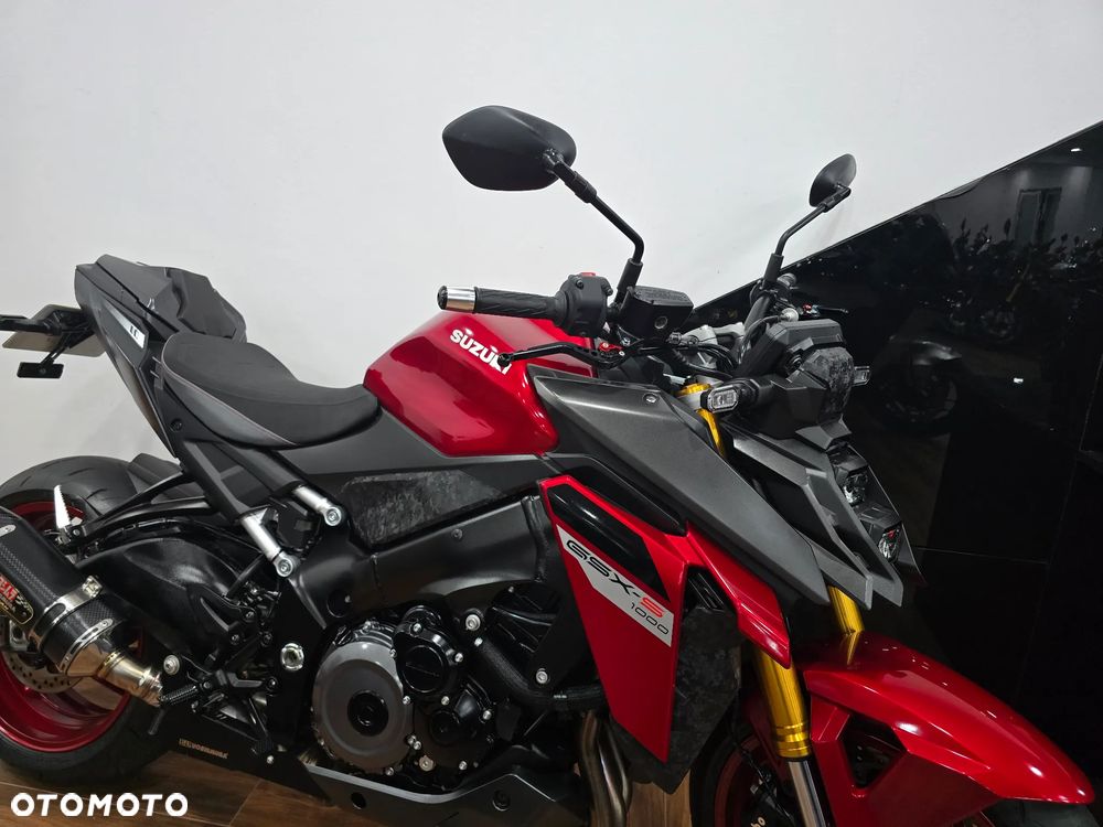 Suzuki GSX - 24