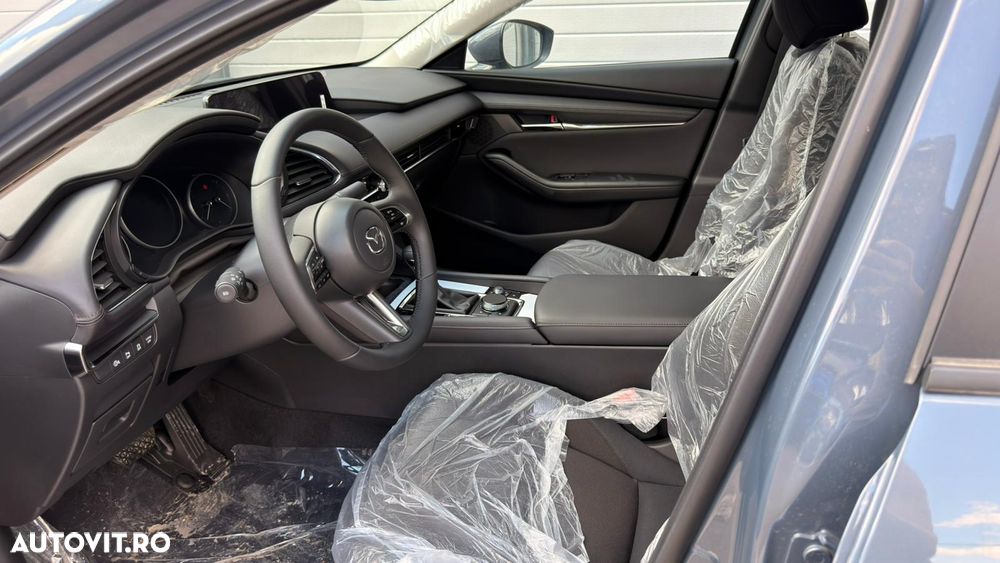 Mazda 3 e-Skyactiv G140 AT MHEV Center-Line - 30