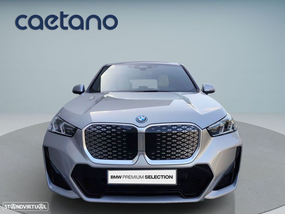 BMW iX1 eDrive20 Pack Desportivo M - 2