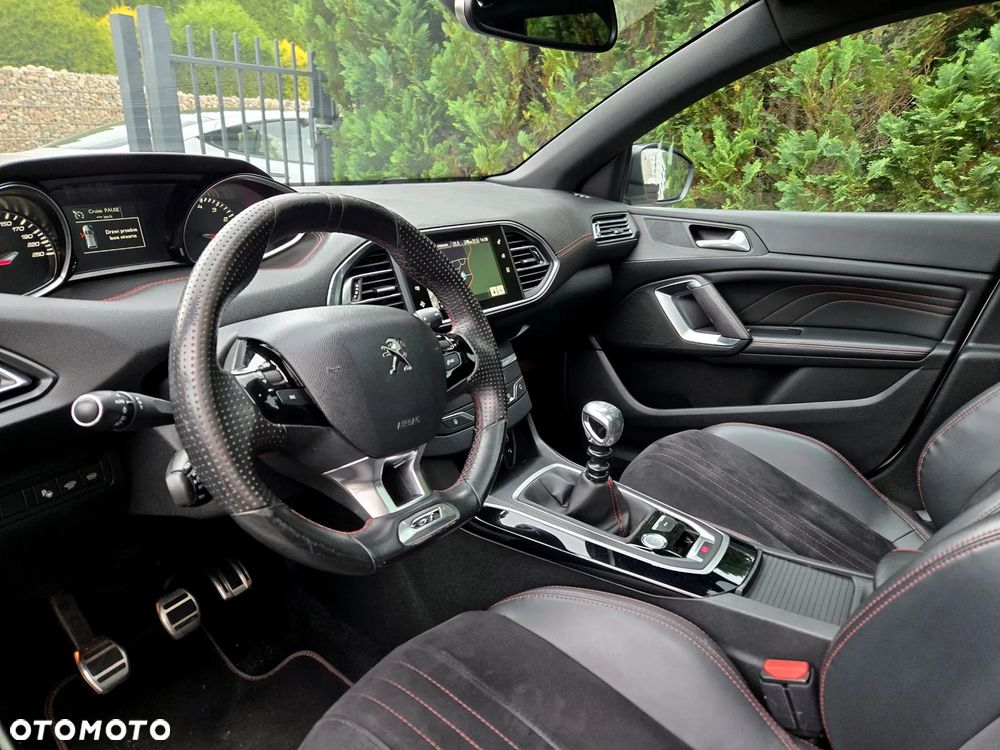 Peugeot 308 1.6 e-THP GT S&S - 8