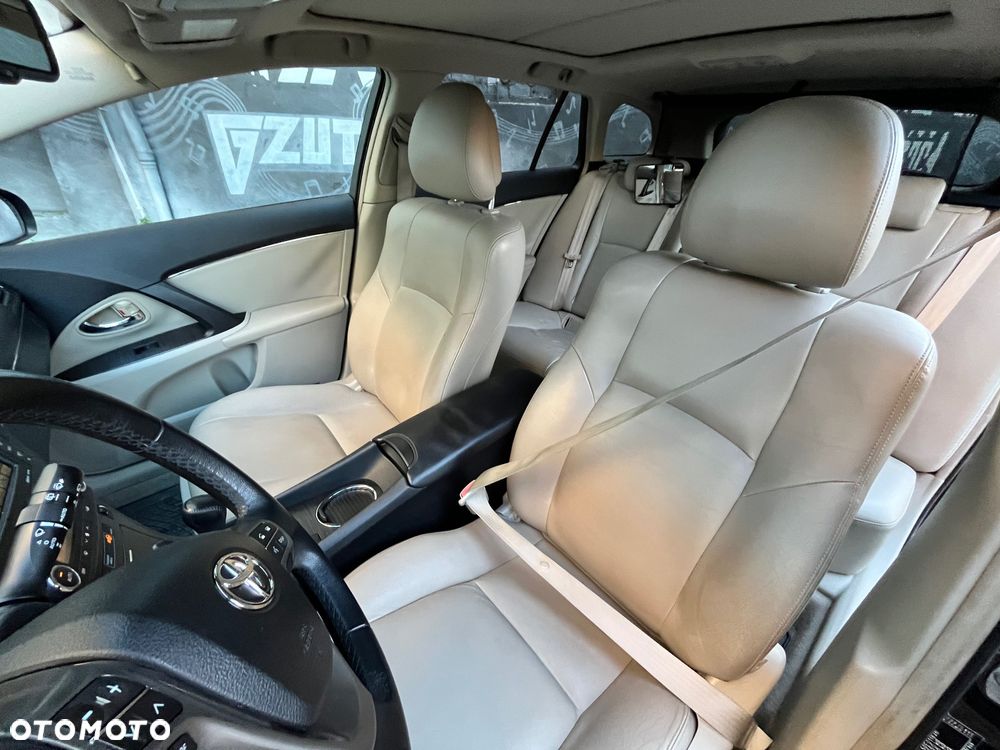 Toyota Avensis - 5