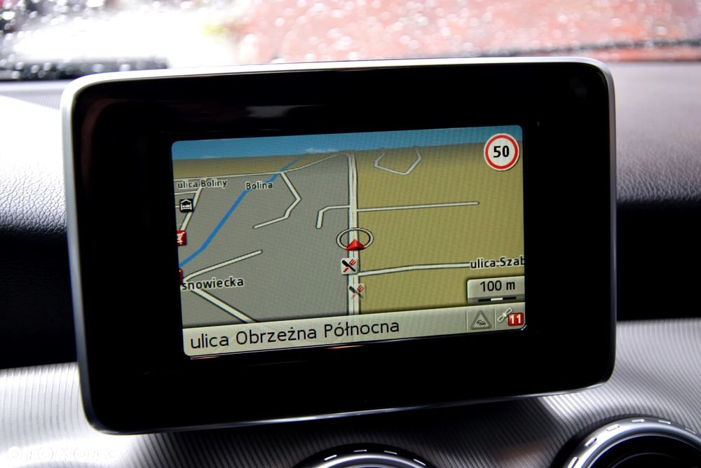 Mercedes-Benz GLA 180 - 33