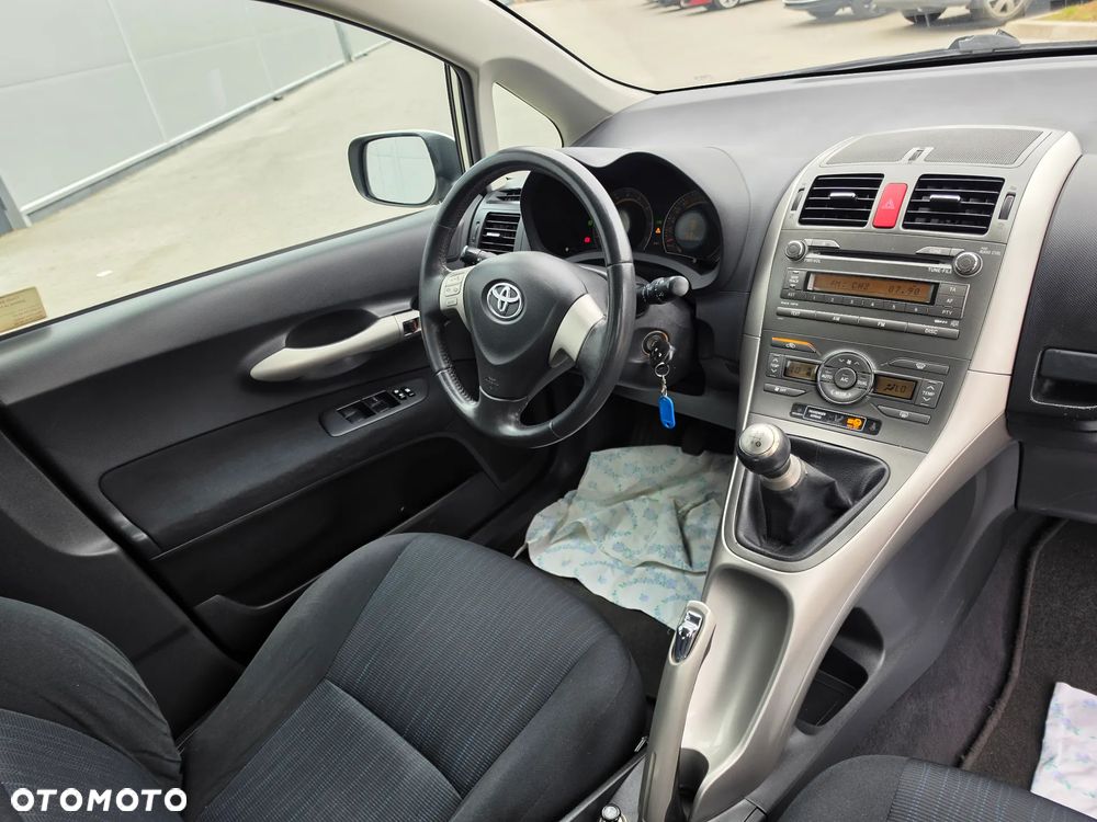 Toyota Auris 1.6 VVT-i Terra - 7