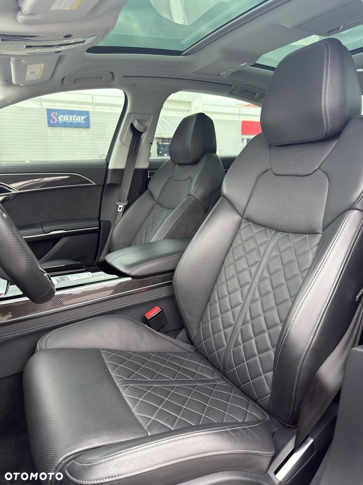 Audi S8 - 24