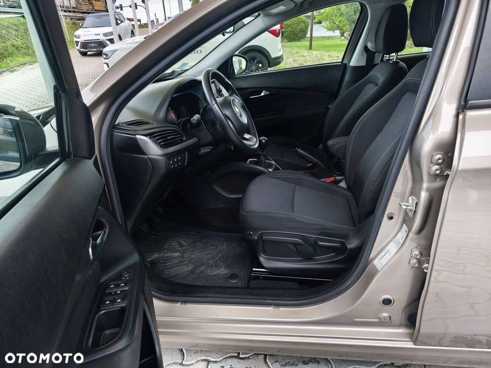 Fiat Tipo 1.4 T-Jet 16v Lounge - 20