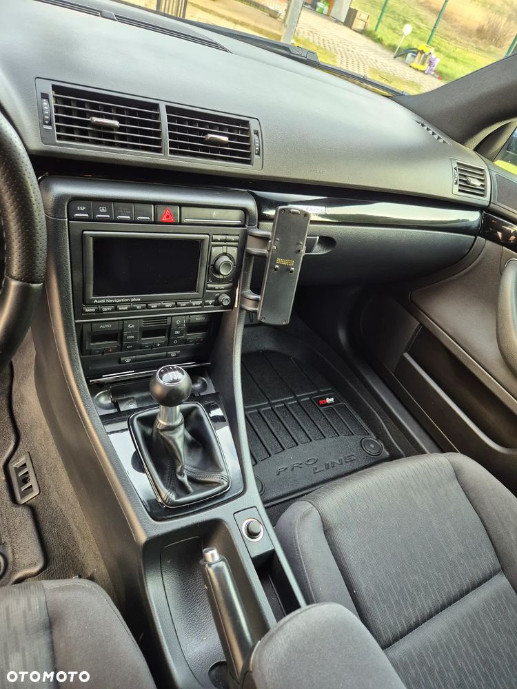 Audi A4 Limousine - 13