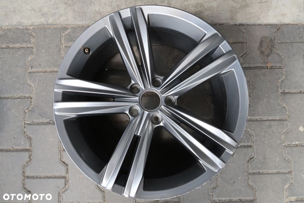 C43/C44 FELGA VW TIGUAN  5NN601025R 8,5X19ET38 - 1