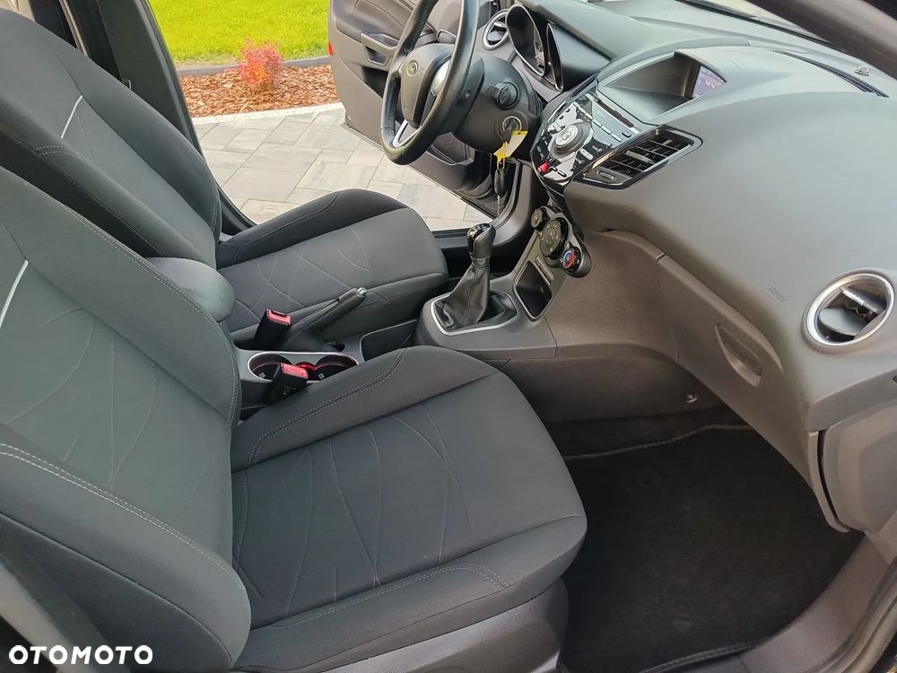 Ford Fiesta 1.4 Champions Edition - 14