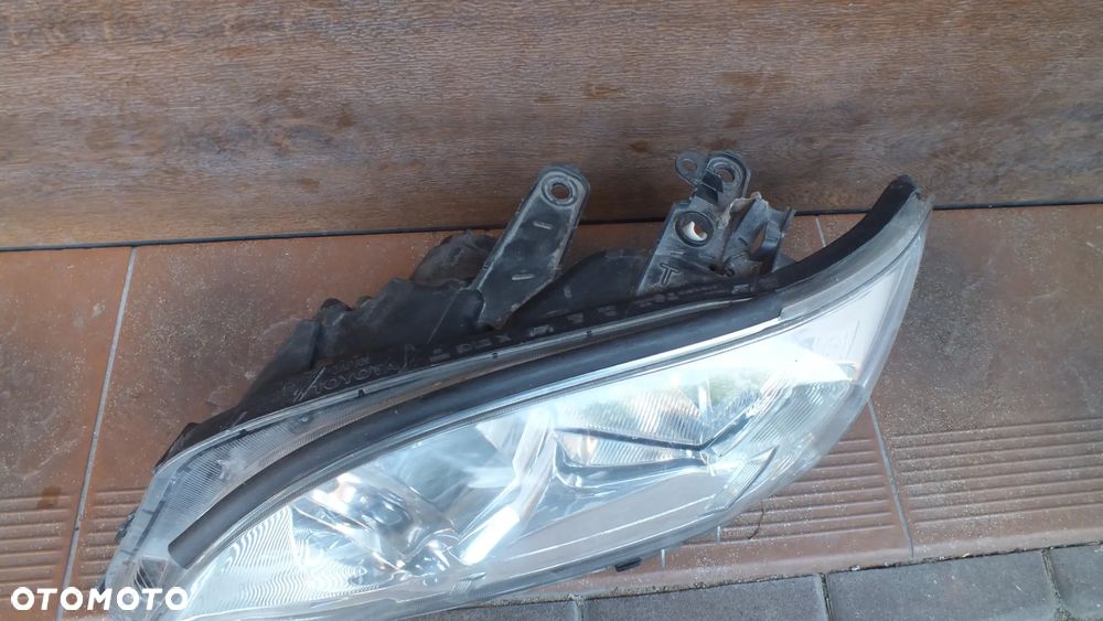 Lampa przednia lewa Toyota Rav IV III Lift - 3