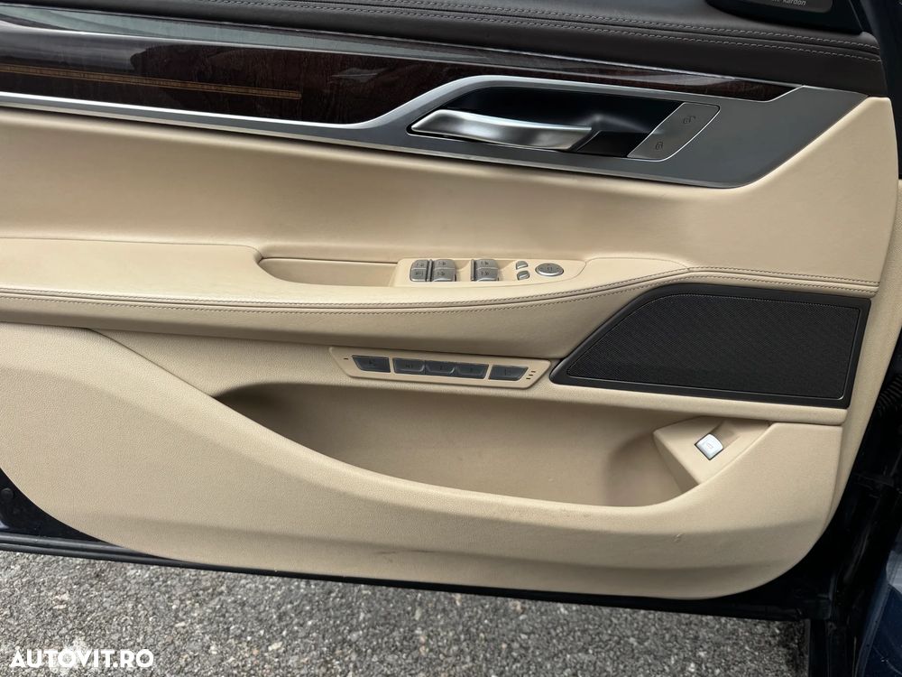 BMW Seria 7 - 12