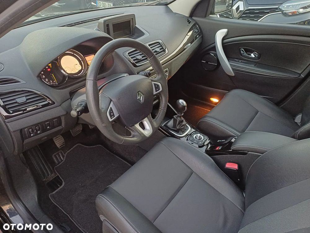 Renault Megane Grandtour TCe 130 BOSE Edition - 15