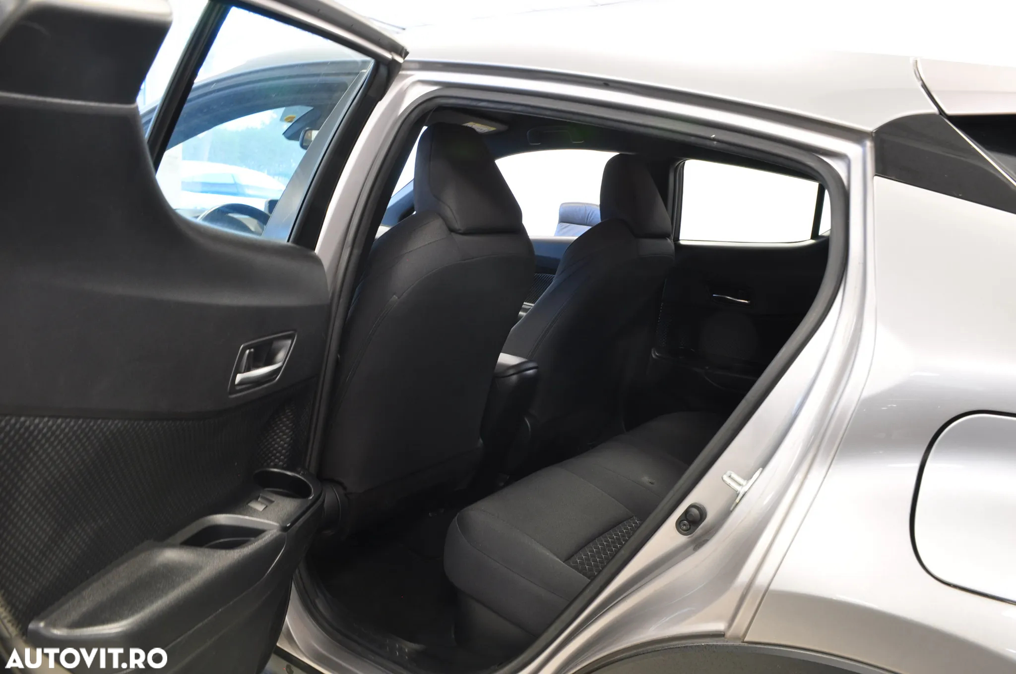 Toyota C-HR 1.8 Hybrid Business Edition - 21