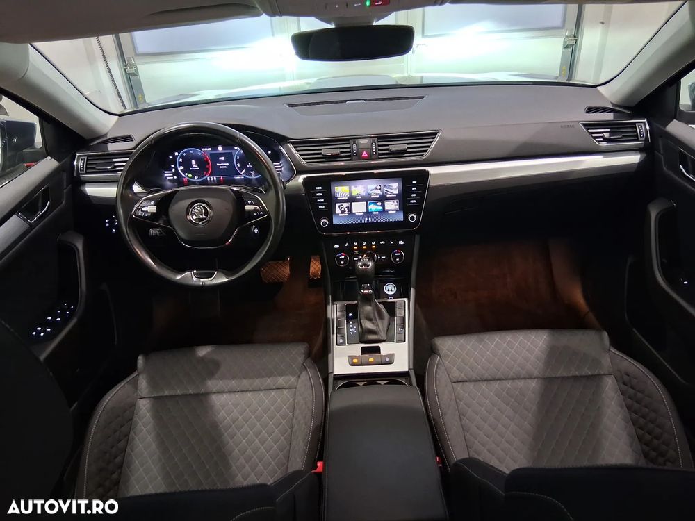 Skoda Superb 2.0 TDI DSG Ambition - 34