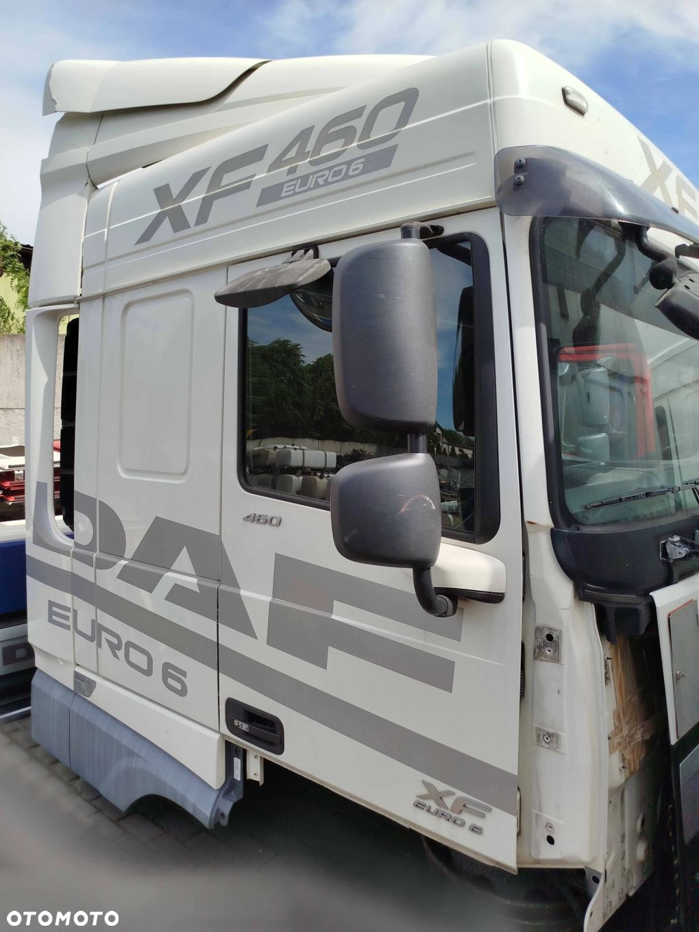 DRZWI KOMPLETNE PRAWE DAF XF 106 - 2