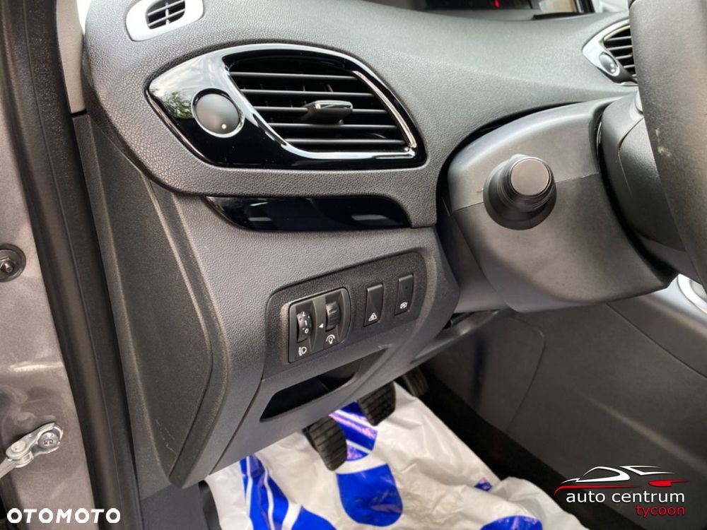 Renault Grand Scenic - 28