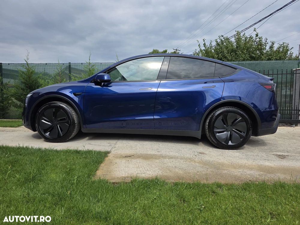 Tesla Model Y Long Range RWD Premium - 5