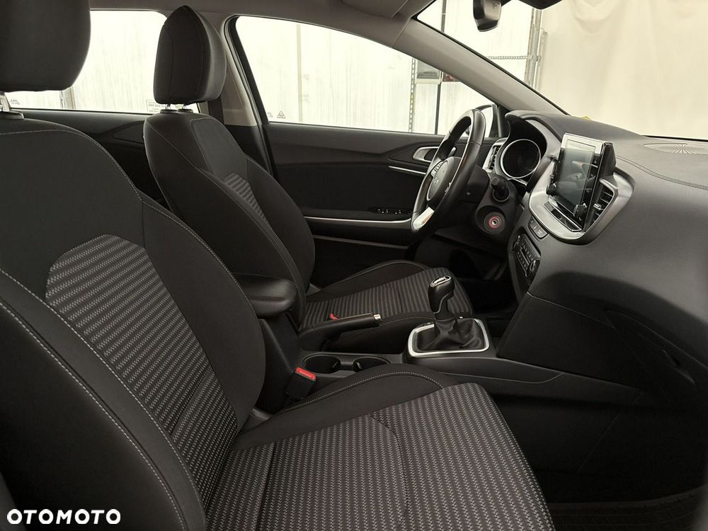 Kia Ceed - 23
