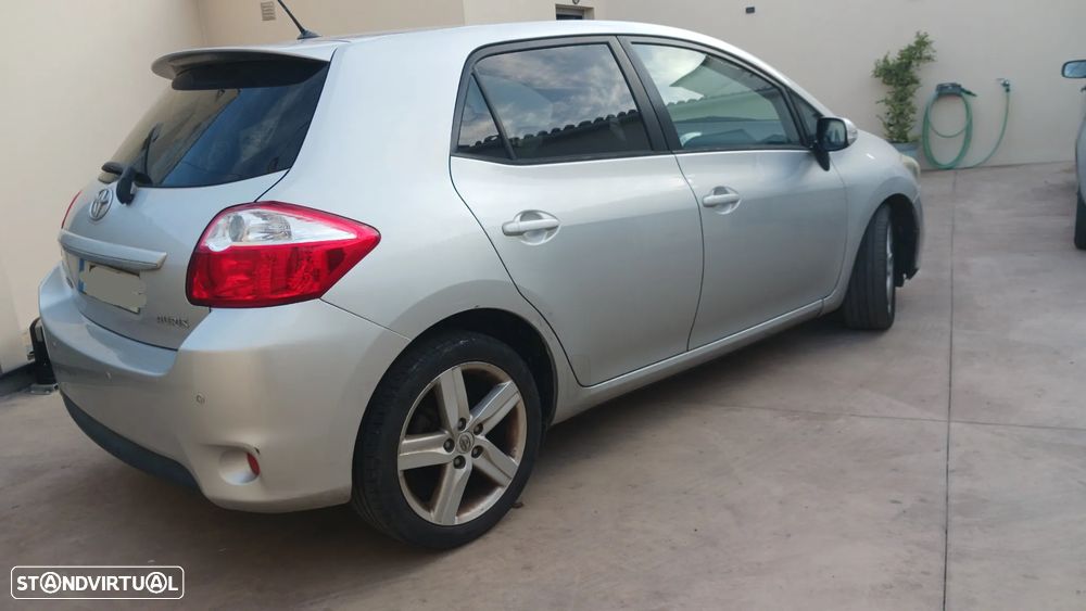 Toyota Auris 1.4 D-4D Exclusive+P.Sport - 6