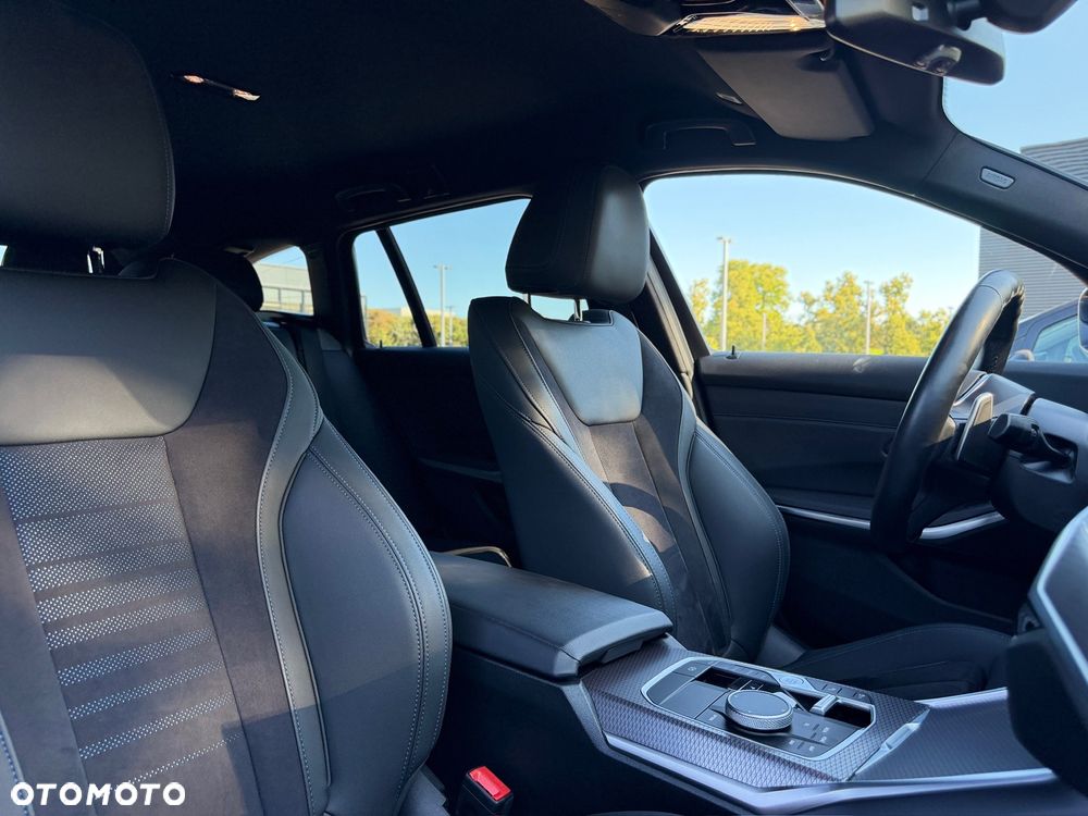 BMW Seria 3 320d M Sport sport - 32