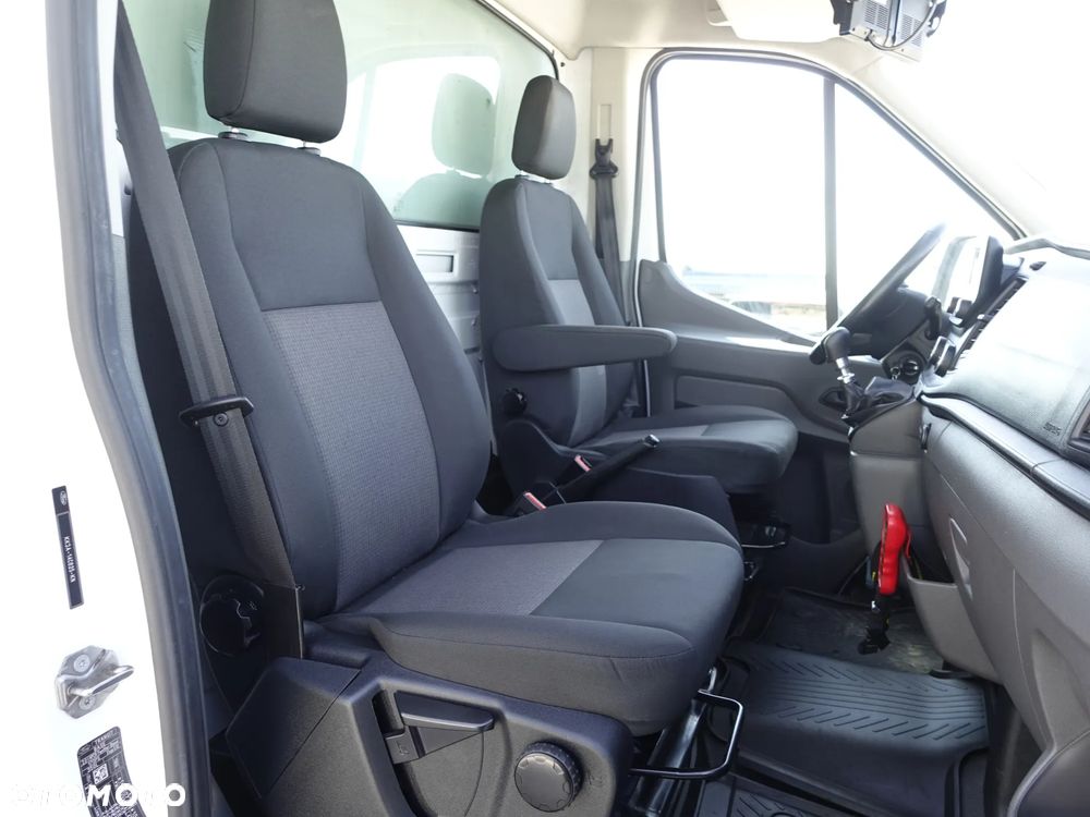 Ford Transit - Kontener z windą - 32