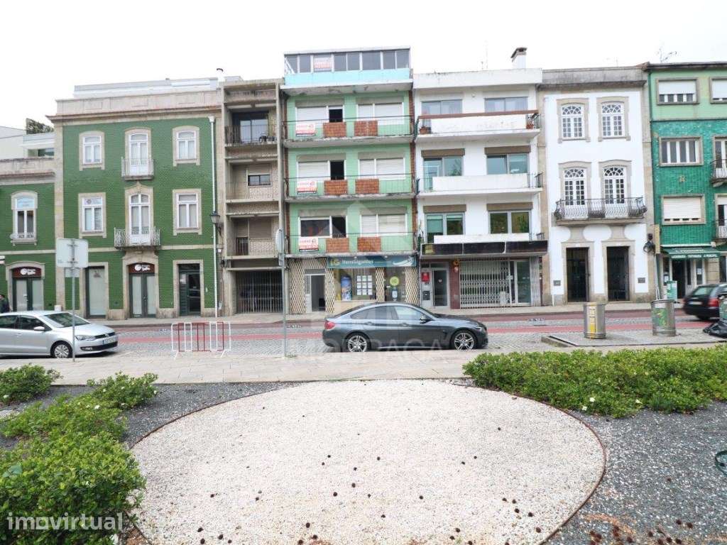 Venda Prédio - No Centro de Barcelos - Grande imagem: 3/60