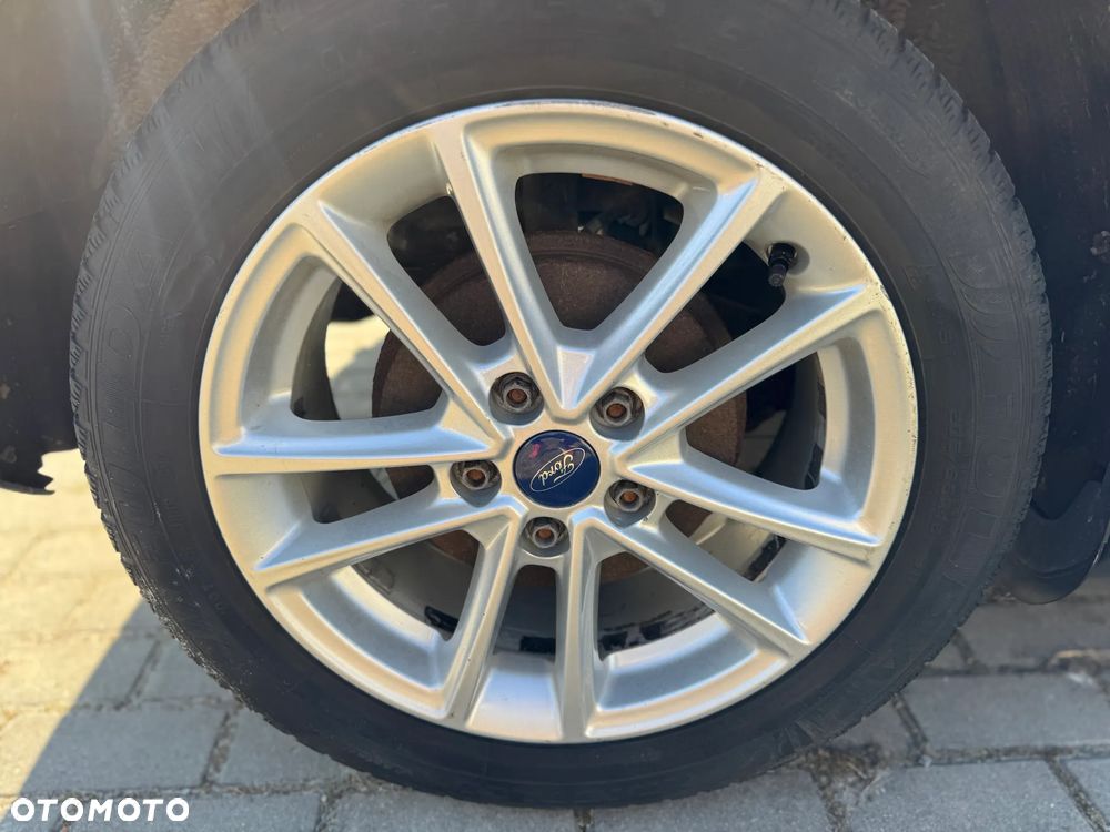 Ford Focus 1.5 TDCi SYNC Edition - 13