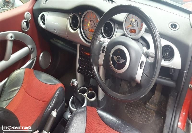 Mini Cooper 1.6i de 2001 disponível para peças - 8