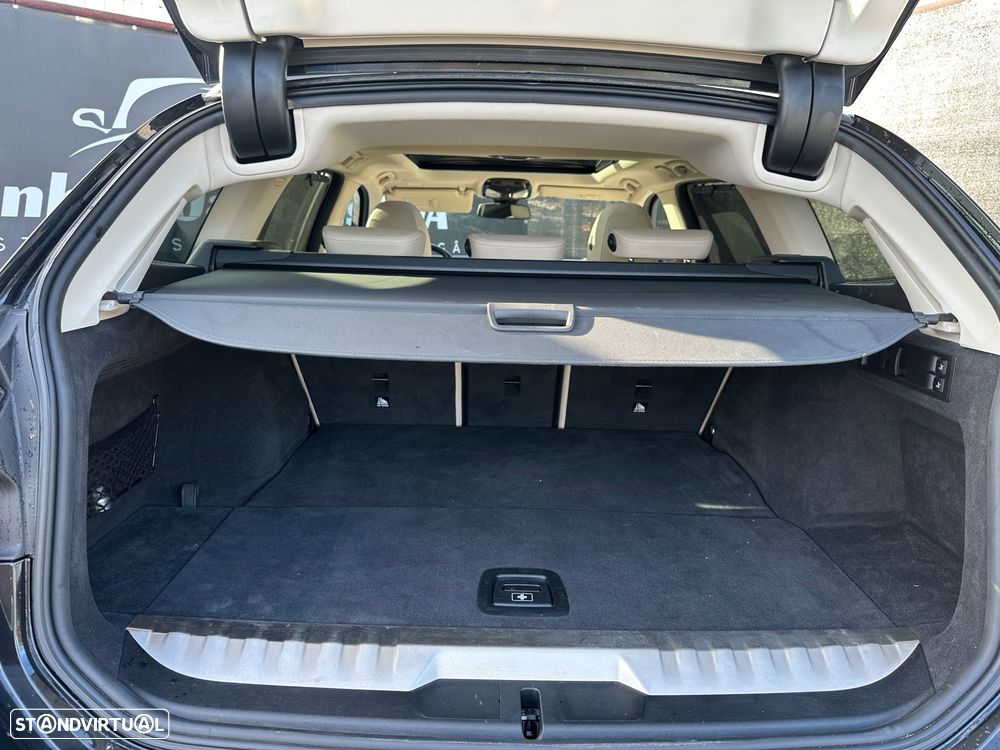 BMW 320 e Touring Aut. Luxury Line - 40