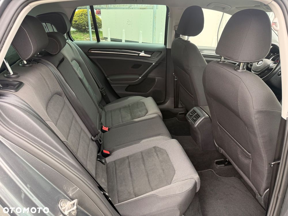 Volkswagen Golf - 9