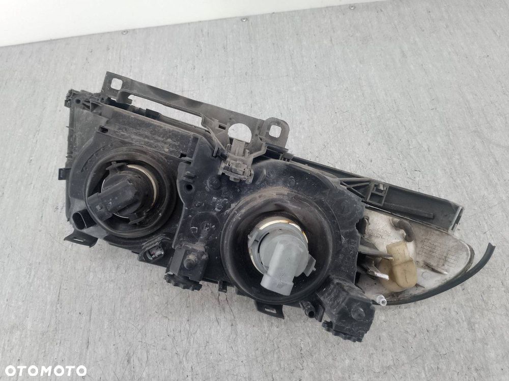 LAMPA PRZÓD LEWA BMW E46 0301089205  6902745 - 2