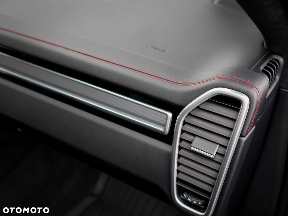 Porsche Cayenne Coupe GTS - 24