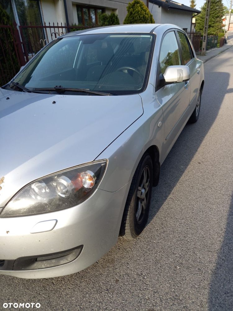 Mazda 3 1.6 Exclusive + - 8