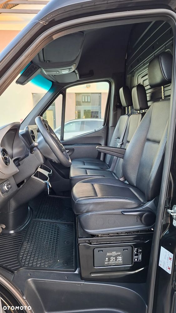Mercedes-Benz Sprinter - 20