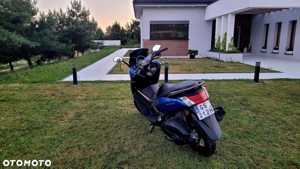 Yamaha NMAX - 4