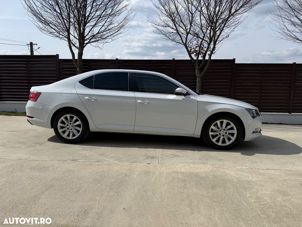 Skoda Superb 2.0 TDI Ambition - 1