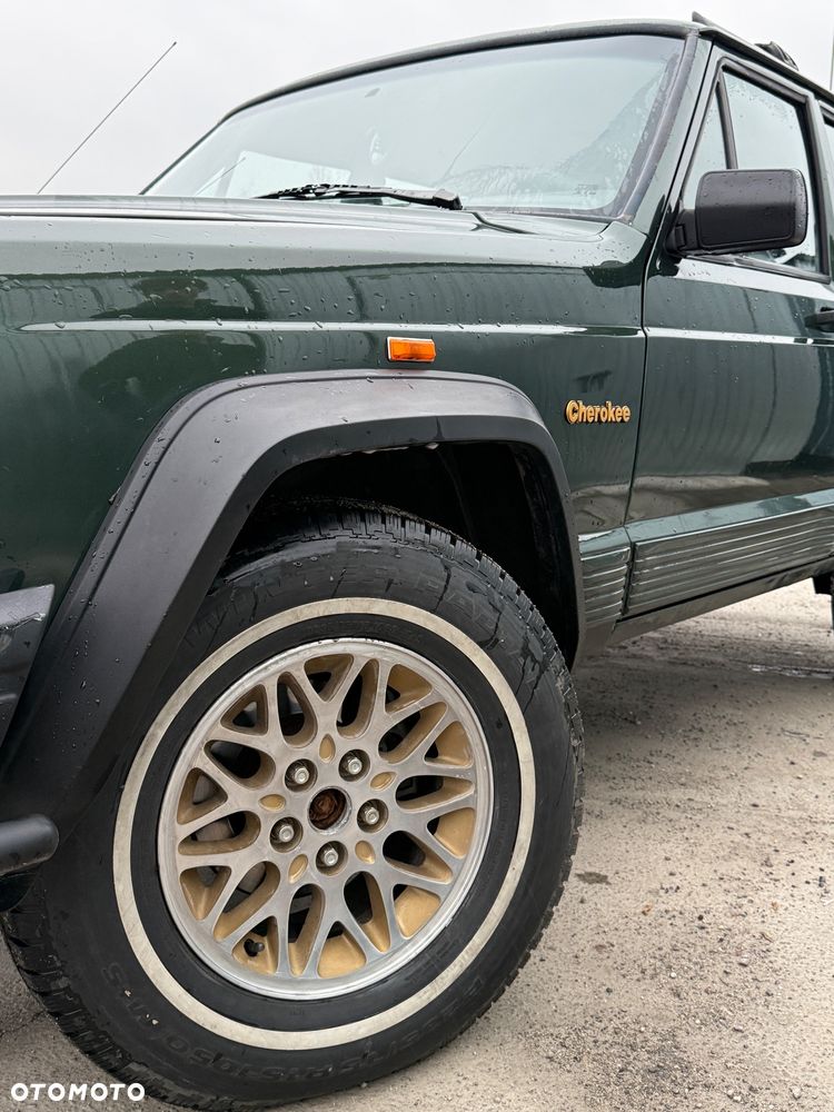 Jeep Cherokee - 11