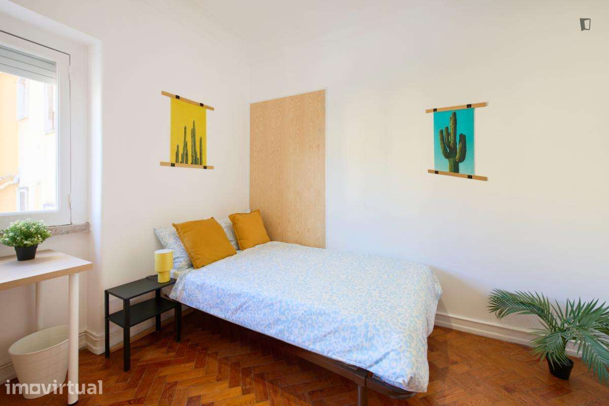 Quarto - localizado em Roma-Areeiro Lisbon - Grande imagem: 5/24