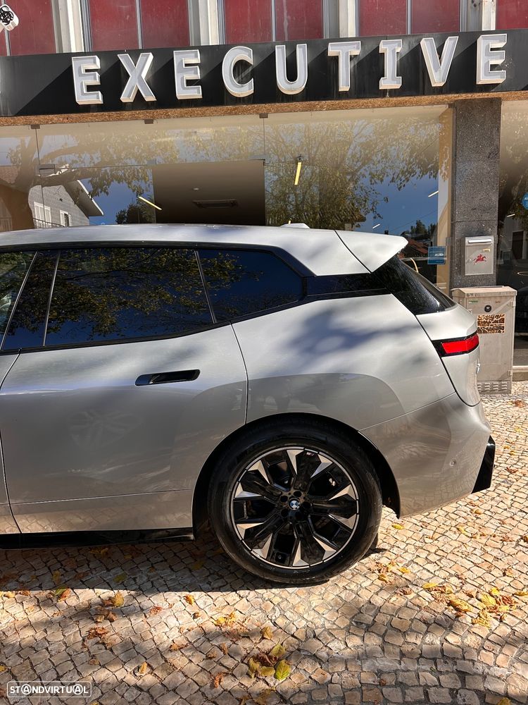 BMW iX xDrive 45 Pack Desportivo - 11
