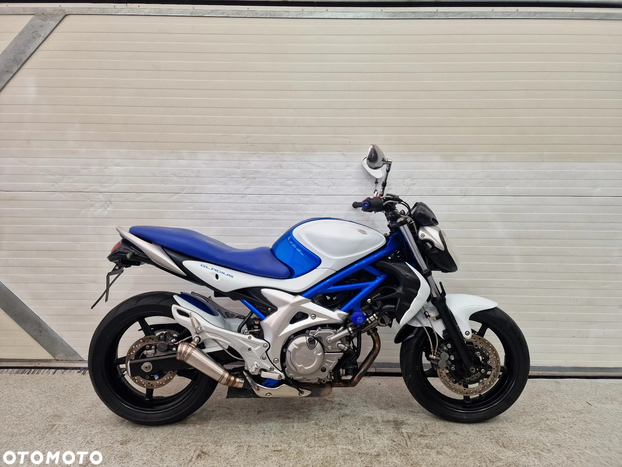 Suzuki Gladius - 2