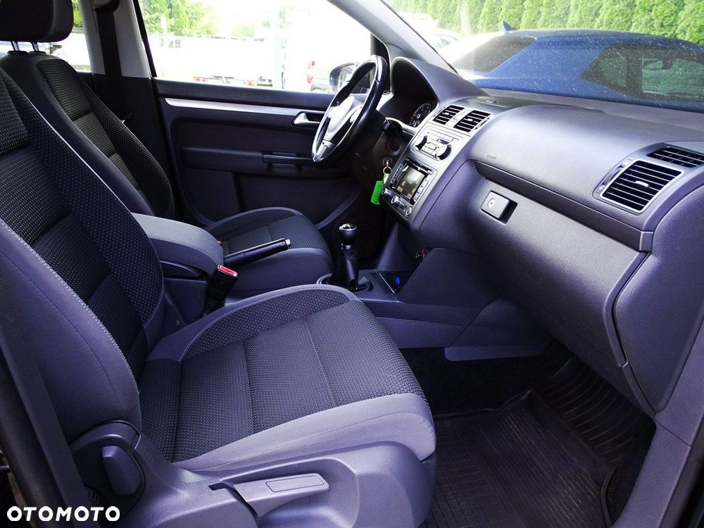 Volkswagen Touran - 15