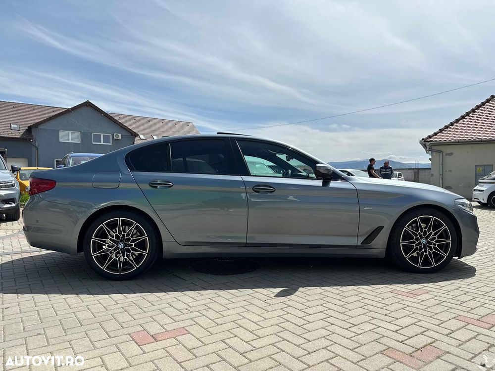 BMW Seria 5 530d xDrive Aut. Sport Line - 16
