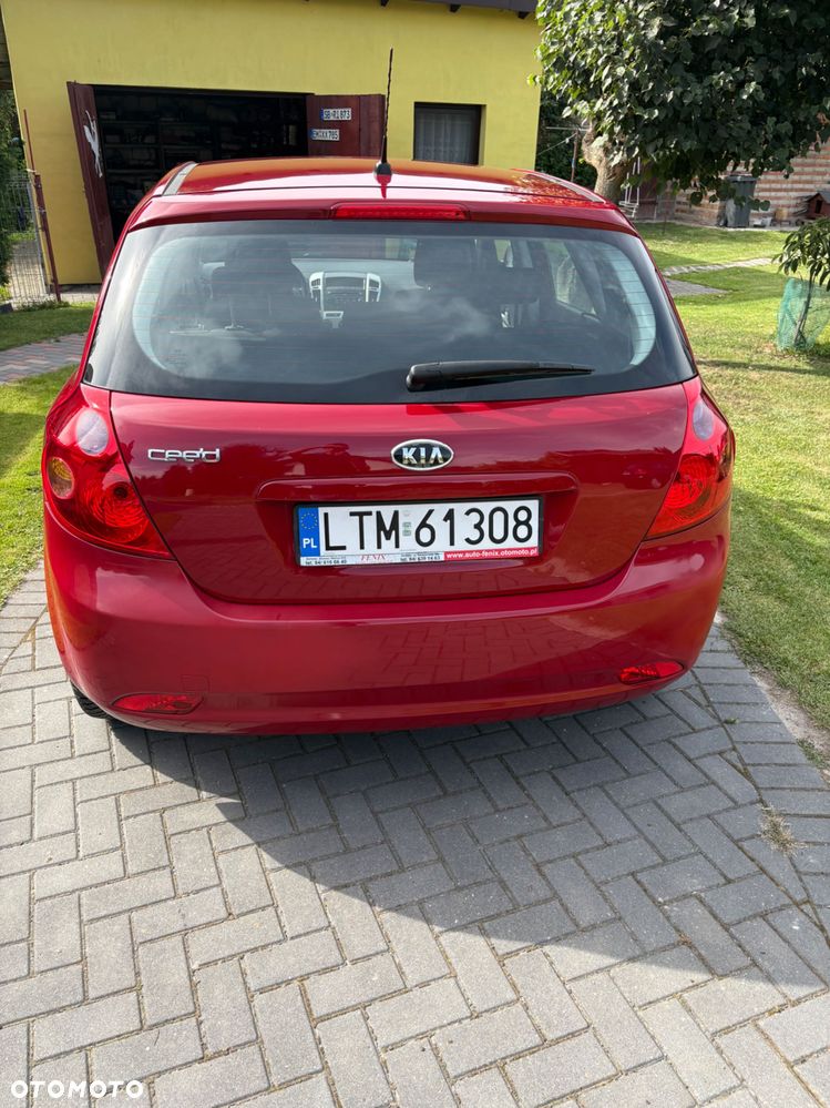 Kia Ceed - 4