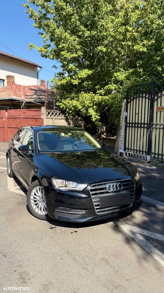 Audi A3 Sportback 1.6 TDI clean Stronic Attraction - 1