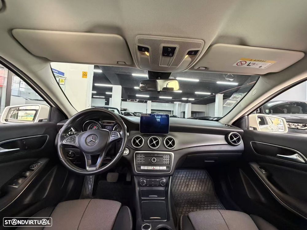 Mercedes-Benz GLA 180 (CDI) d 7G-DCT Urban - 15