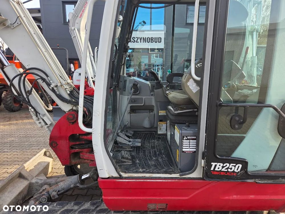Takeuchi Koparka Gąsienicowa Takeuchi TB250 - 3 łyżki w komplecie - 9