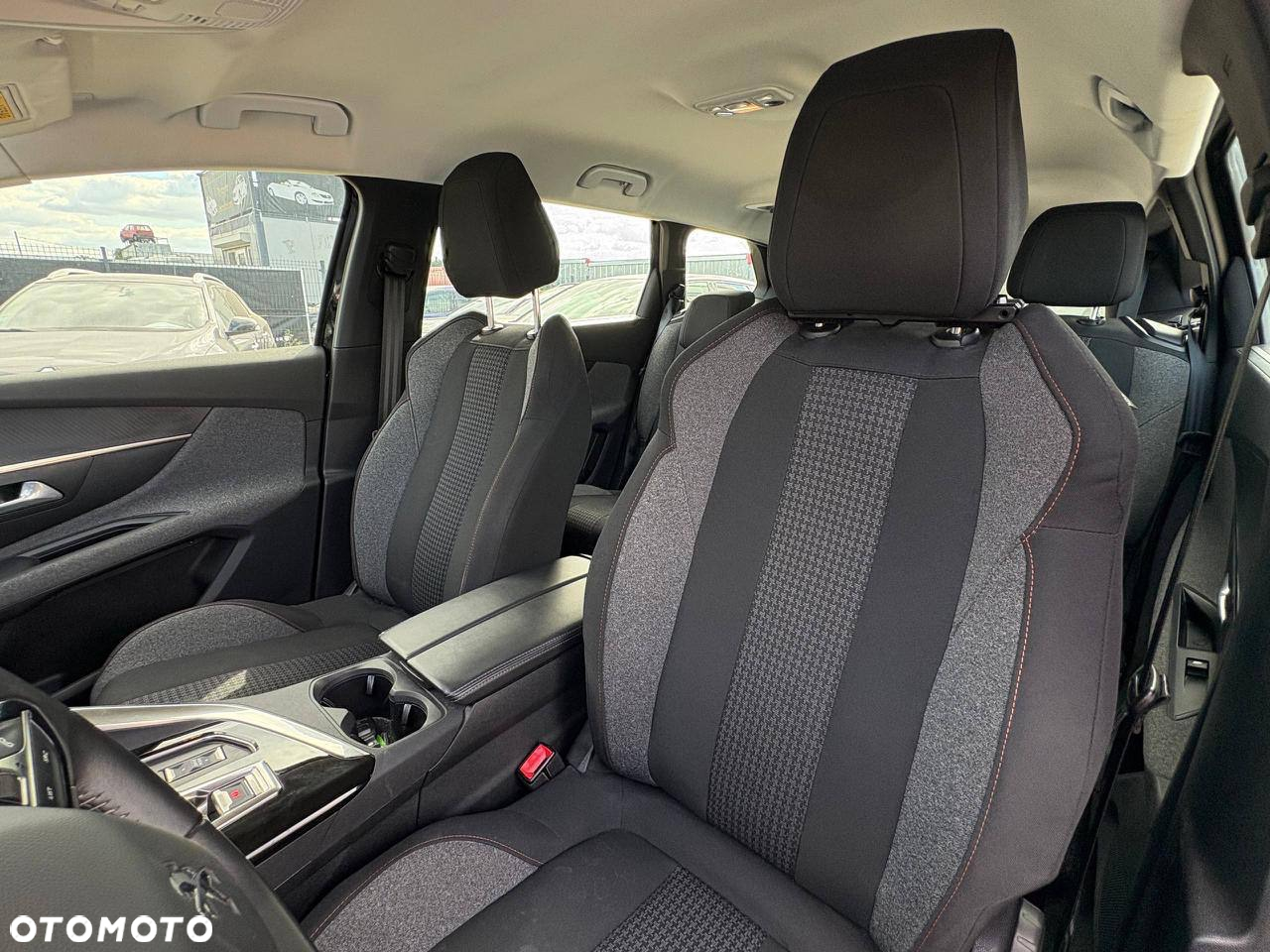 Peugeot 5008 1.2 PureTech Active S&S EAT8 - 6