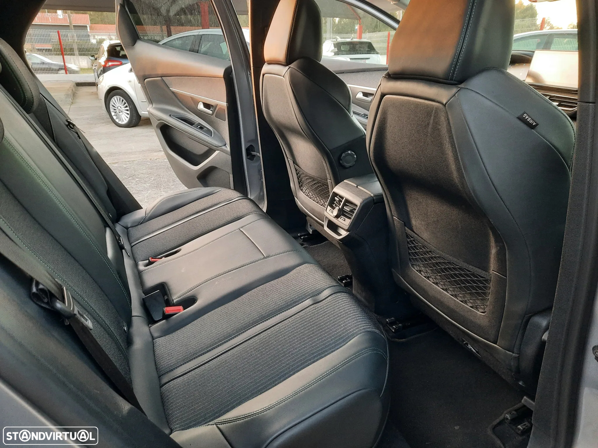 Peugeot 3008 1.6 Hybrid Allure Pack e-EAT8 - 38