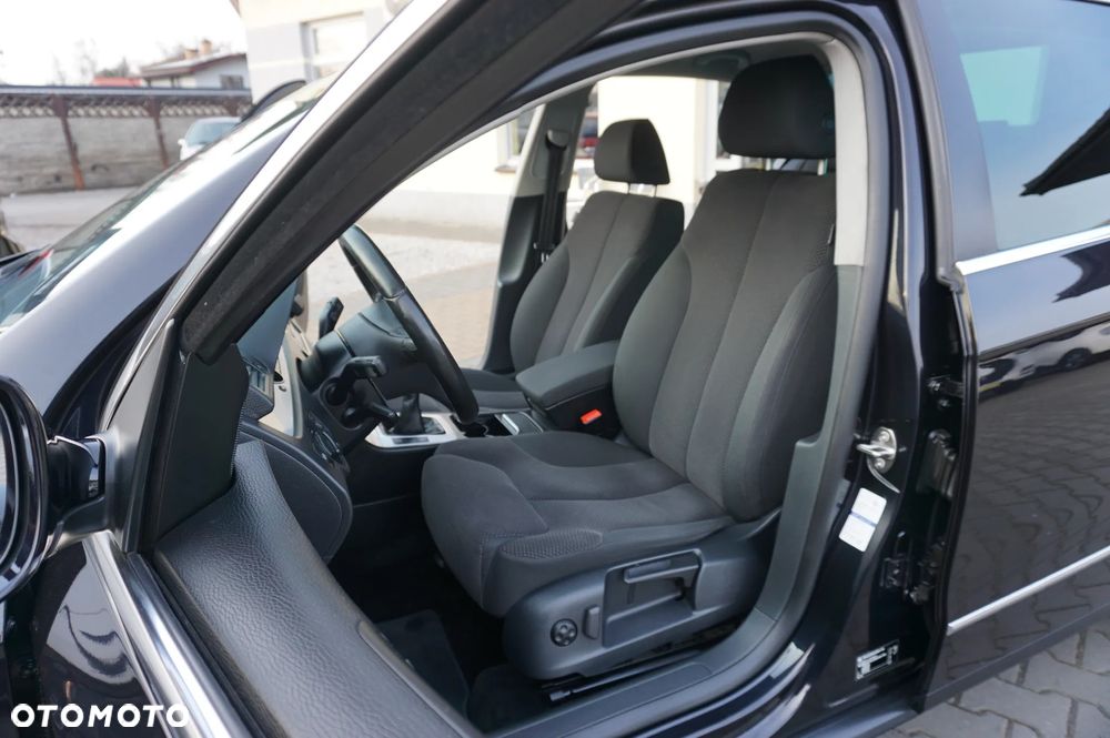 Volkswagen Passat 1.6 Comfortline Family - 22