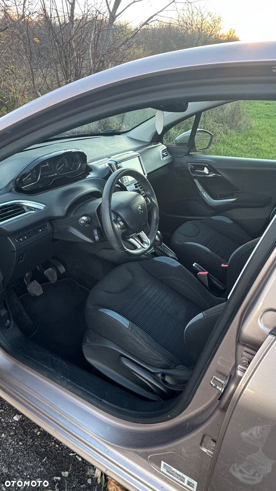 Peugeot 208 1.4 VTi Allure - 8